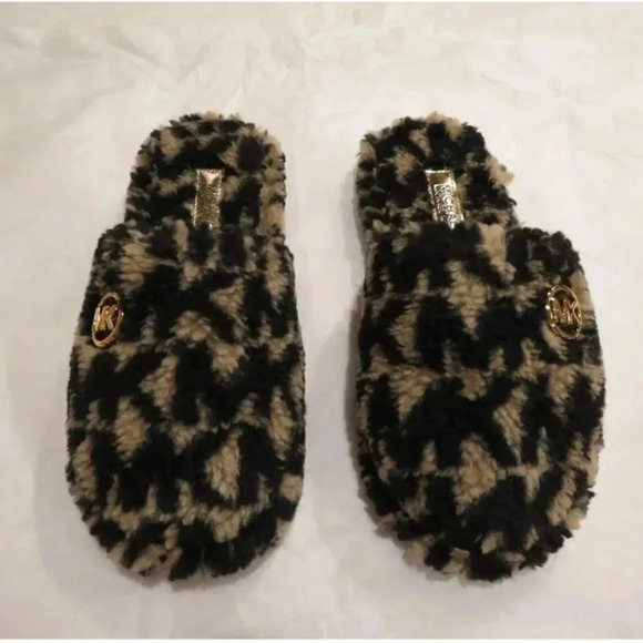 Michael Kors Alexis Closed toe Sherpa Slides -Size 10 - Picture 1 of 9